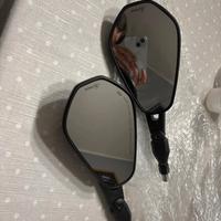 Specchietti universali per moto