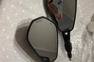 Specchietti universali per moto