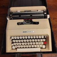 Macchina da scrivere vintage Olivetti lettera 35 