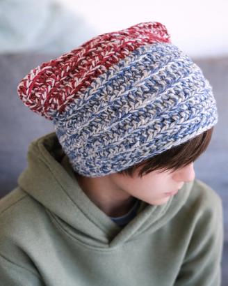 Cappello all’uncinetto con orecchie di gatto