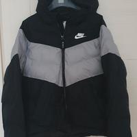 piumino nike taglia M 137-147