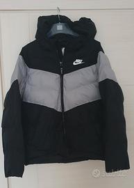 piumino nike taglia M 137-147