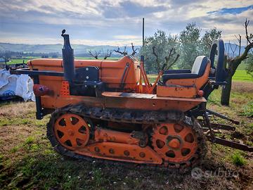 Trattore cingolato FIAT 355