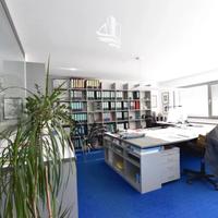 Brunico: Ufficio affittato con garage