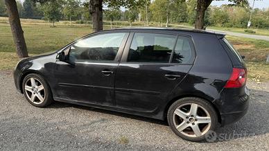 VOLKSWAGEN GOLF TDI GTI 2.0 140 CV Diesel 1.900€