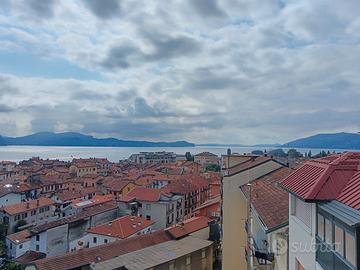 Verbania Appartamento ultimo piano vista lago