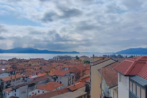 Verbania Appartamento ultimo piano vista lago