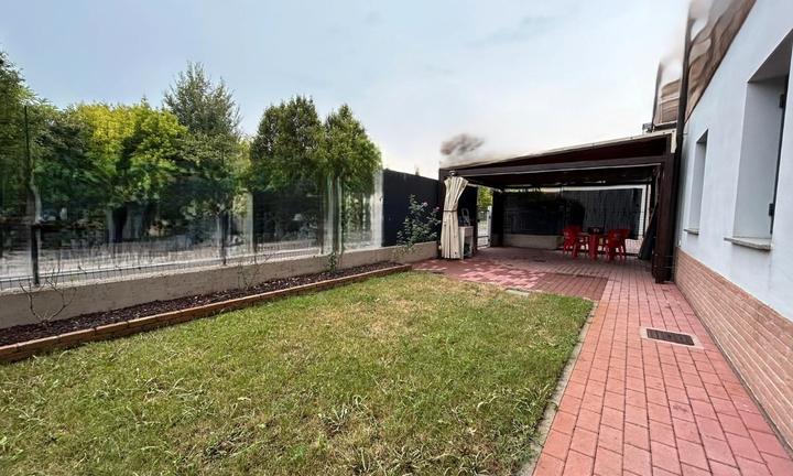 Rif. 5243 App. 2 camere con giardino privato