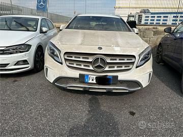 mercedes GLA 180 leggermente Alluvionata