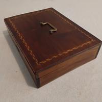 antica scatola in legno intarsiata 