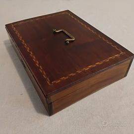 antica scatola in legno intarsiata 