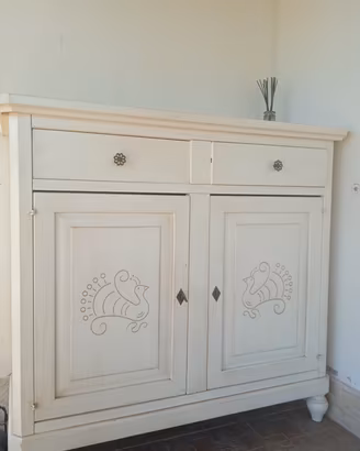 madia credenza