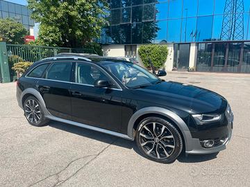 Audi Allroad 2000 190cv Stronic cerchi 19