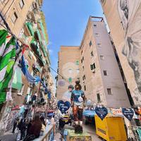 2 LOCALI A NAPOLI