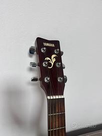Chitarra Yahama 311