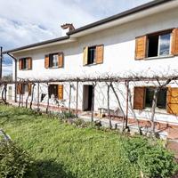 VILLETTA ACCOSTATA CON GIARDINO
