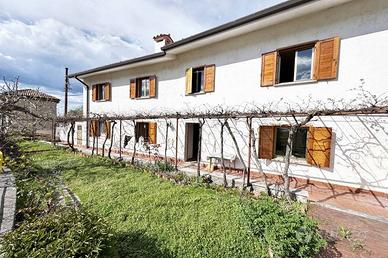 VILLETTA ACCOSTATA CON GIARDINO