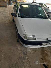 Saxo munita di gancio di traino