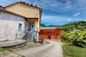 Soluzione indipendente bifamiliare ristrutturata c