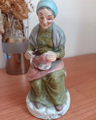 Statuina vintage in ceramica - Anziana signora