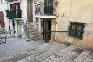 3 vani con box auto - monreale