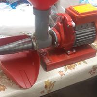 Macchina elettrica passapomodoro