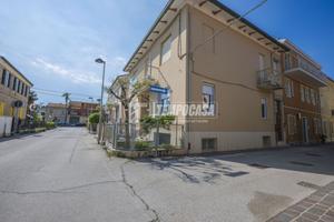QUADRILOCALE IN CENTRO CON INGRESSO INDIPENDENTE