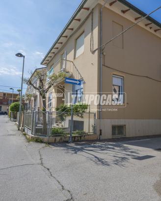QUADRILOCALE IN CENTRO CON INGRESSO INDIPENDENTE