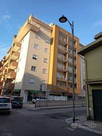Appartamento di 300 m² con più di 5 locali e box a