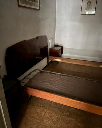 Mobili antichi-letti (€70) e armadi (€150 l'uno)