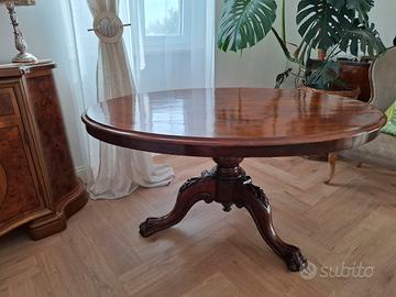 Tavolo modello sorrentino