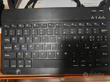 tastiera calamitata per tablet 