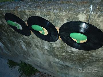 appendiabiti vintage in dischi vinile 