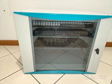 RACK CABINET SWITCH HUB DI RETE