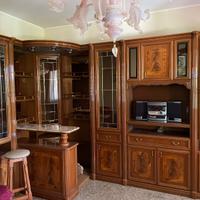 Angolo bar arredamento casa con porta tv completo