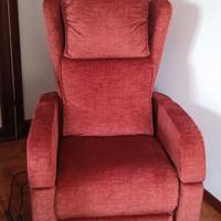 Poltrona elettrica elevabile per anziani/disabili