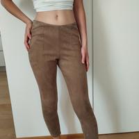 Vengo pantalone tipo leggins  Zara 