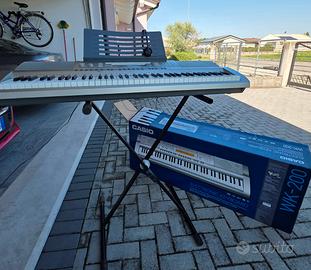 Tastiera Casio WK-200 e libri primi corsi 