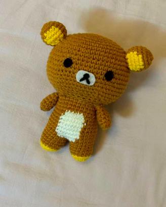 peluche all’uncinetto fatto a mano di Rilakkuma