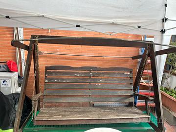 Dondolo in legno