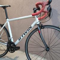 bici da strada BTwin Triban 300