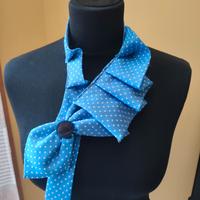 collana con cravatta 