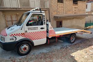 Iveco Daily carroattrezzi patente B