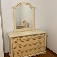Comò con specchio in stile veneziano