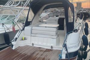 Barca a motore natante