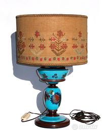 Antico lume di opaline adattato a lampada