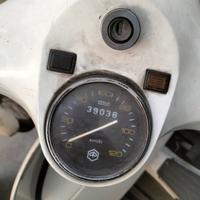 Vespa 125 px  a puntine del 1981