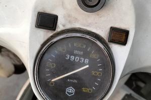 Vespa 125 px  a puntine del 1981