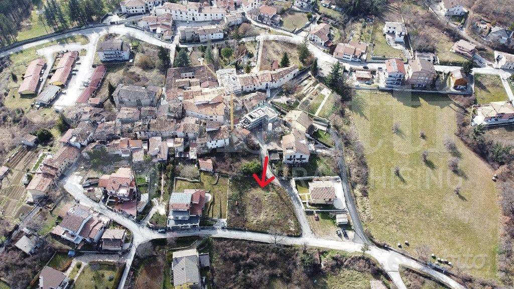 Land, 1253 m²