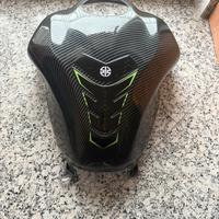 Copriserbatoio z900 color carbonio in plastica
